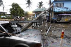 Tajfun Dželawat: 100 zraněných, statisíce bez proudu