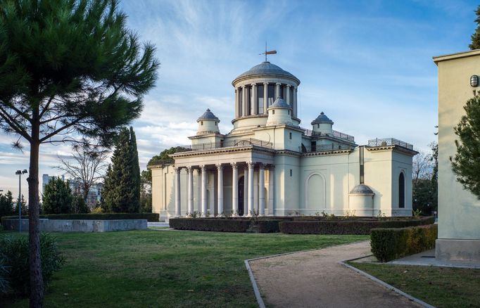 Madridský bulvár Paseo del Prado a přiléhající park Retiro.