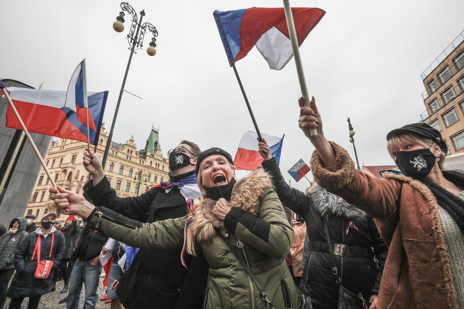 Demonstrace proti omezování svobod, koronavirus, Náměstí republiky, 28. 10. 2020