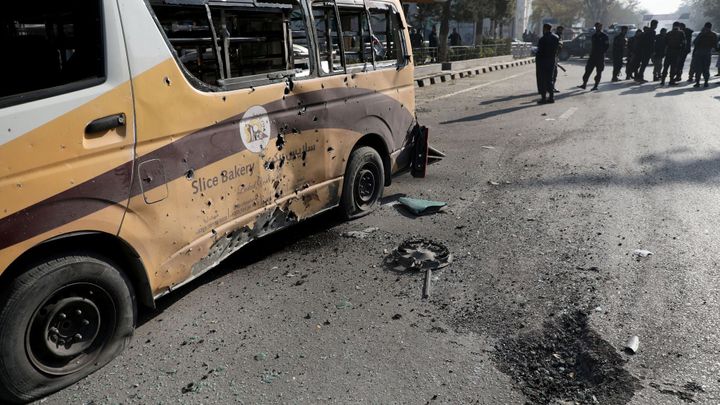 Na západě Kábulu zabily bomby nastražené do dvou autobusů nejméně sedm lidí; Zdroj foto: Reuters