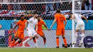 Tomáš Holeš dává gól v osmifinále Nizozemsko - Česko na ME 2020