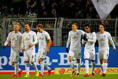 Brémy s dvěma českými hráči porazily Wolfsburg, Pavlenka inkasoval z doražené penalty