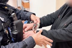 "Když si vybavím zážitky z pitevny..." Vraždil patnáctiletý, policistou to otřáslo