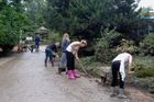 Reportáž: Jak se uklízí vyplavená pražská zoo