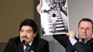 Diego Maradona přijel do Itálie