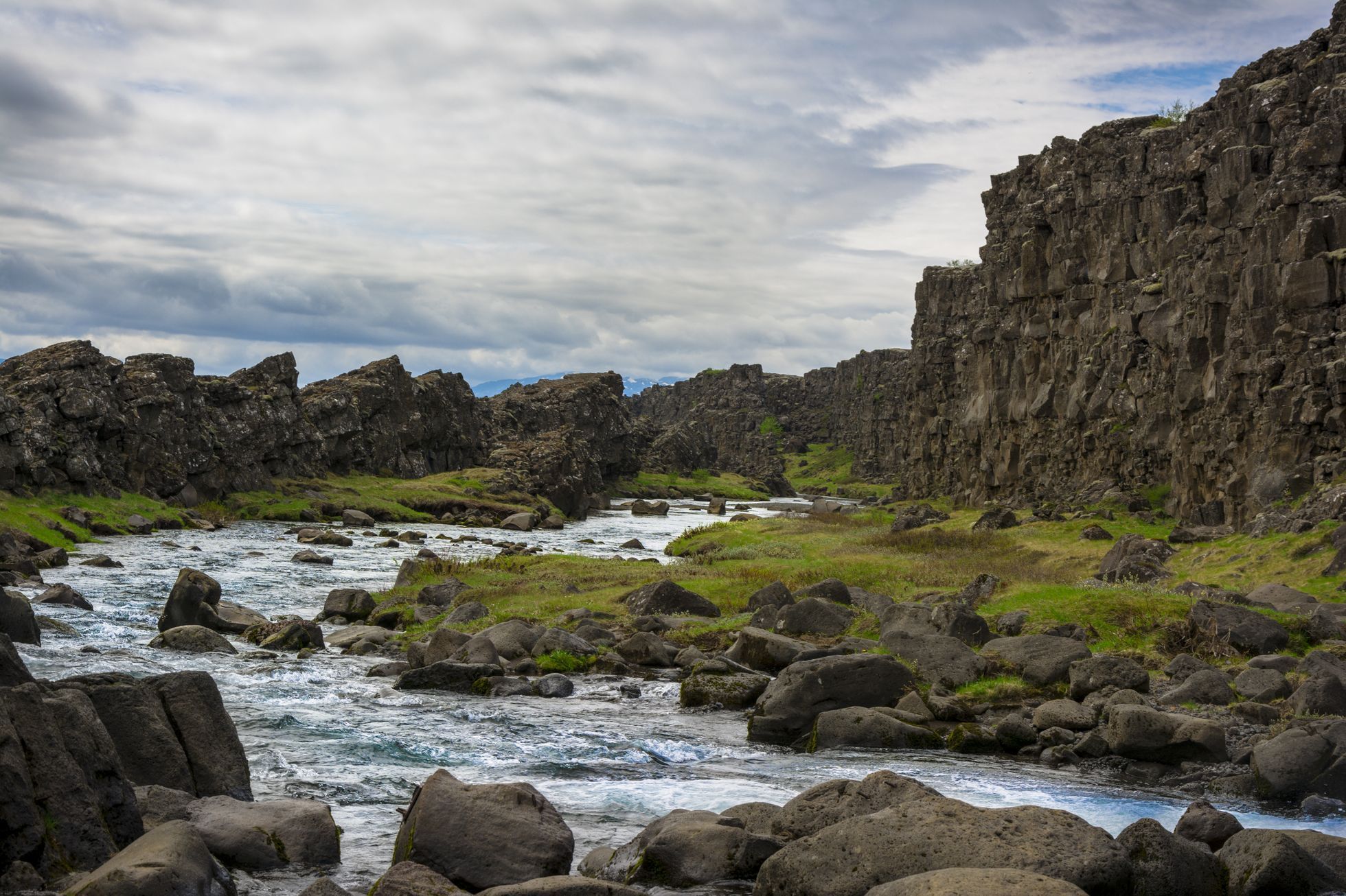 Národní park Thingvellir, Island, kde se natáčel i seriál Hra o trůny.