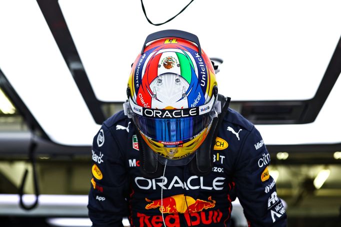 Helma pilota F1 Sergia Péreze, Red Bull (2022)