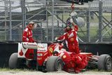 Fernando Alonso sice kraloval tesům v úterý, ale ve středu svůj vůz namířil do pneumatik. Celkově si při testech připsal třetí místo (tedy třetí nejrychlejší kolo) za Grosjeanem a Vettelem.