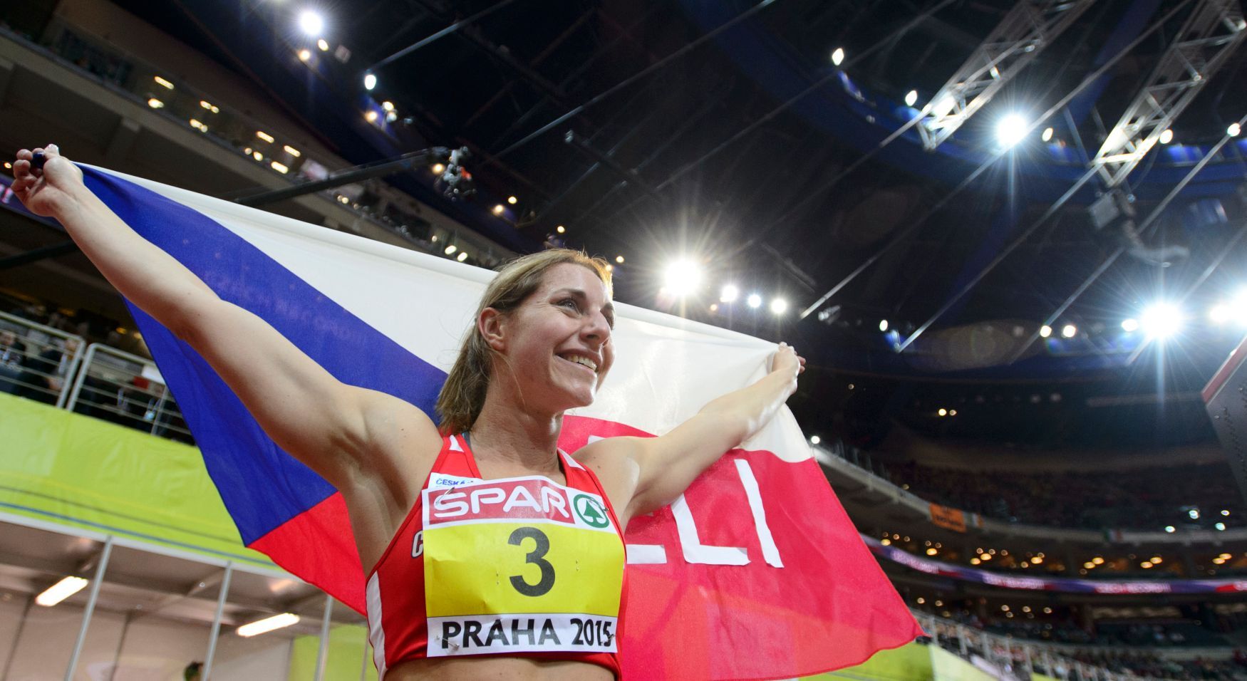 HME 2015 v atletice v Praze: Vícebojařka Eliška Klučinová se raduje z bronzové medaile.