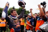 To Marc Coma je na nejvyšším stupínku jako doma. Španělský motorkář v sedle KTM vyhrál už svůj pátý Dakar.
