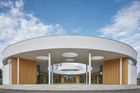Mateřská škola s názvem Galaxy eR stojí na nároží vymezeném komunikací Západní a cestou vedoucí ke škole Edisonova ve městě Varnsdorf.