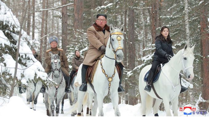 Kim Čong-un navštívil horu Pektu.