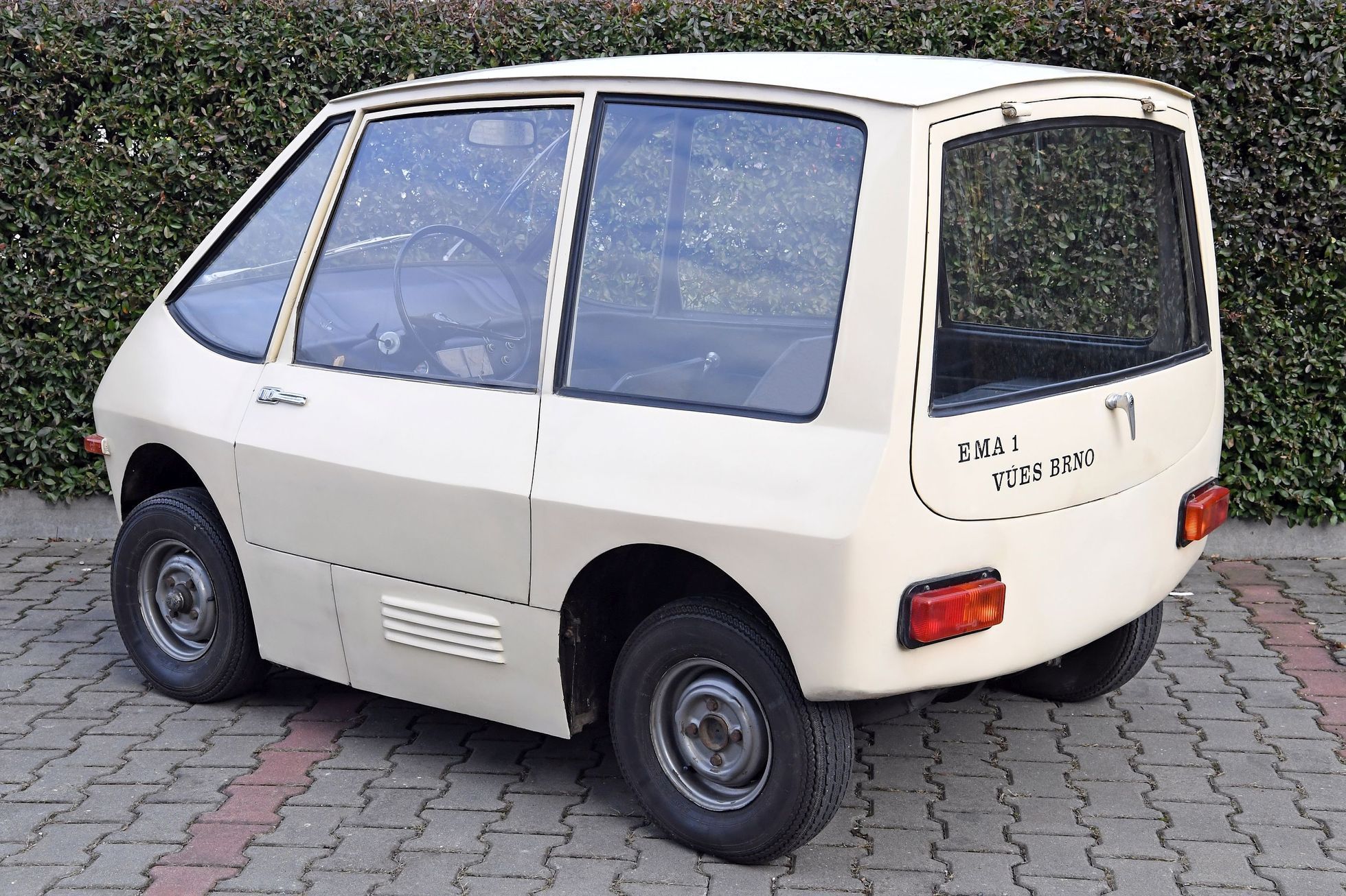 elektromobily EMA 1 a 2