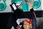 Vettel šokoval výhrou v Číně, Ferrari zůstává na dně