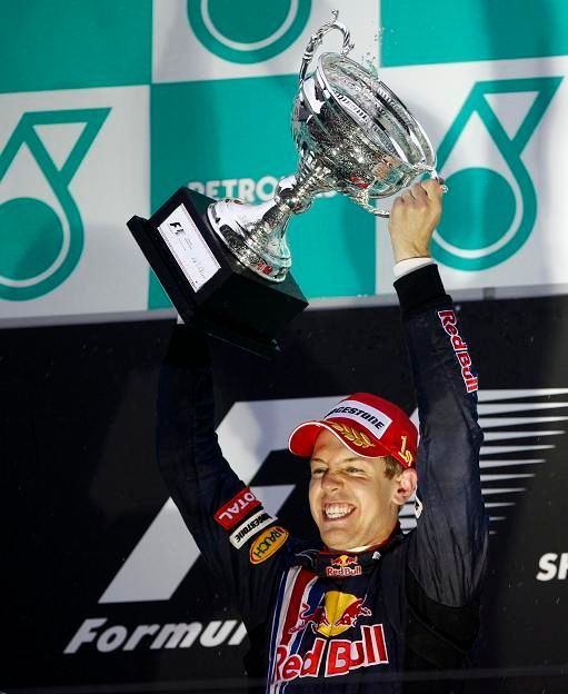 Sebastien Vettel se raduje z vítězství v Číně