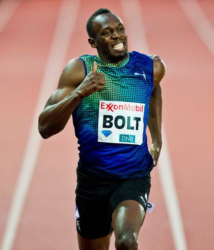 Usain Bolt se raduje z triumfu na Diamantové lize v Oslu.