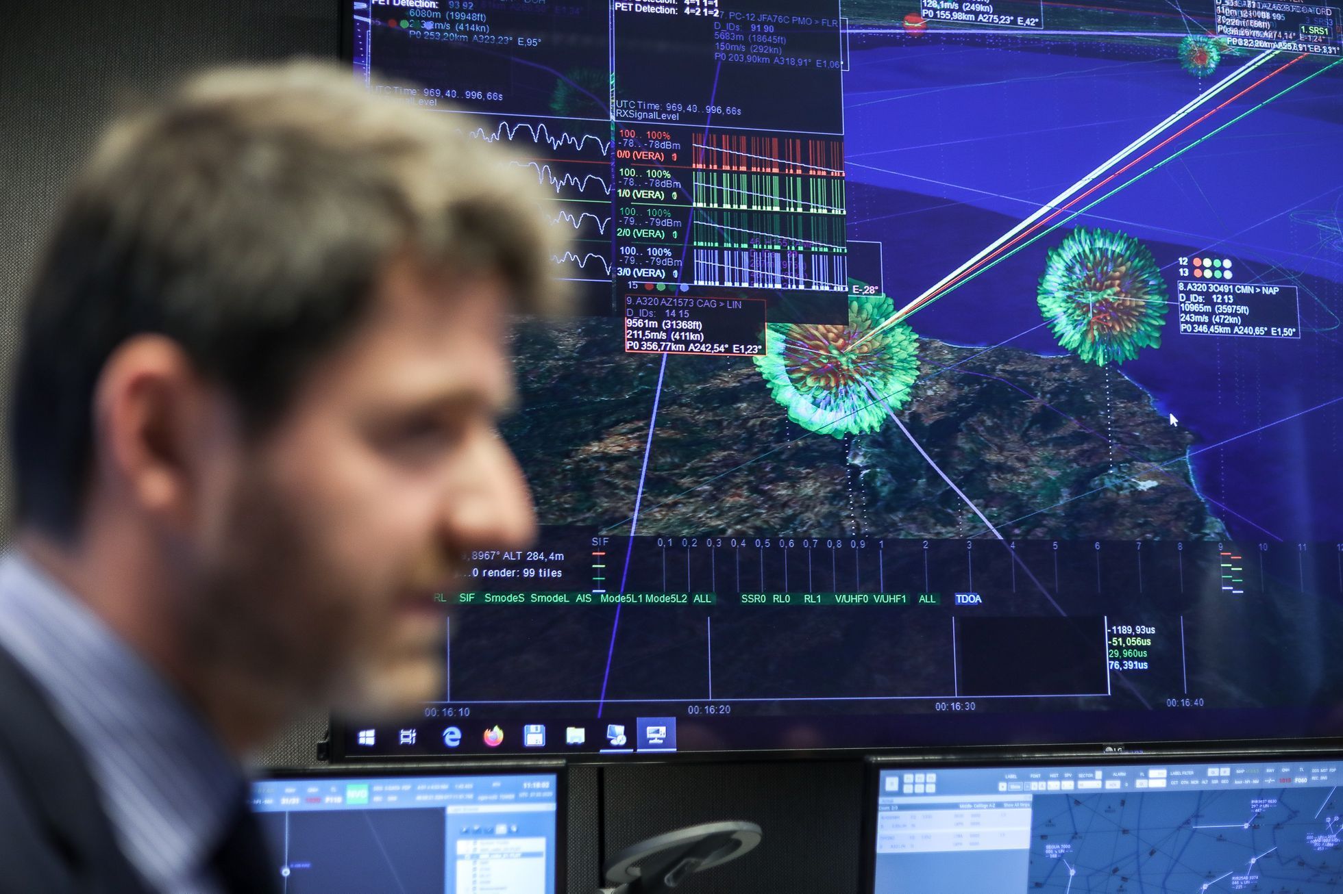 ERA Pardubice (Omnipol) - prohlídka, pasivní sledovací systém VERA (radar)