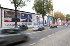 Expertka na politický marketing z Fakulty sociálních věd Univerzity Karlovy Anna Shavit  označuje billboardy stran za povedené, byť ne příliš inovativní.