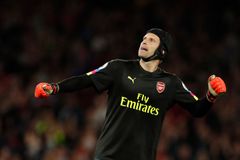 Arsenal opanoval londýnské derby, Chelsea rozdrtil 3:0. Čech vychytal nulu