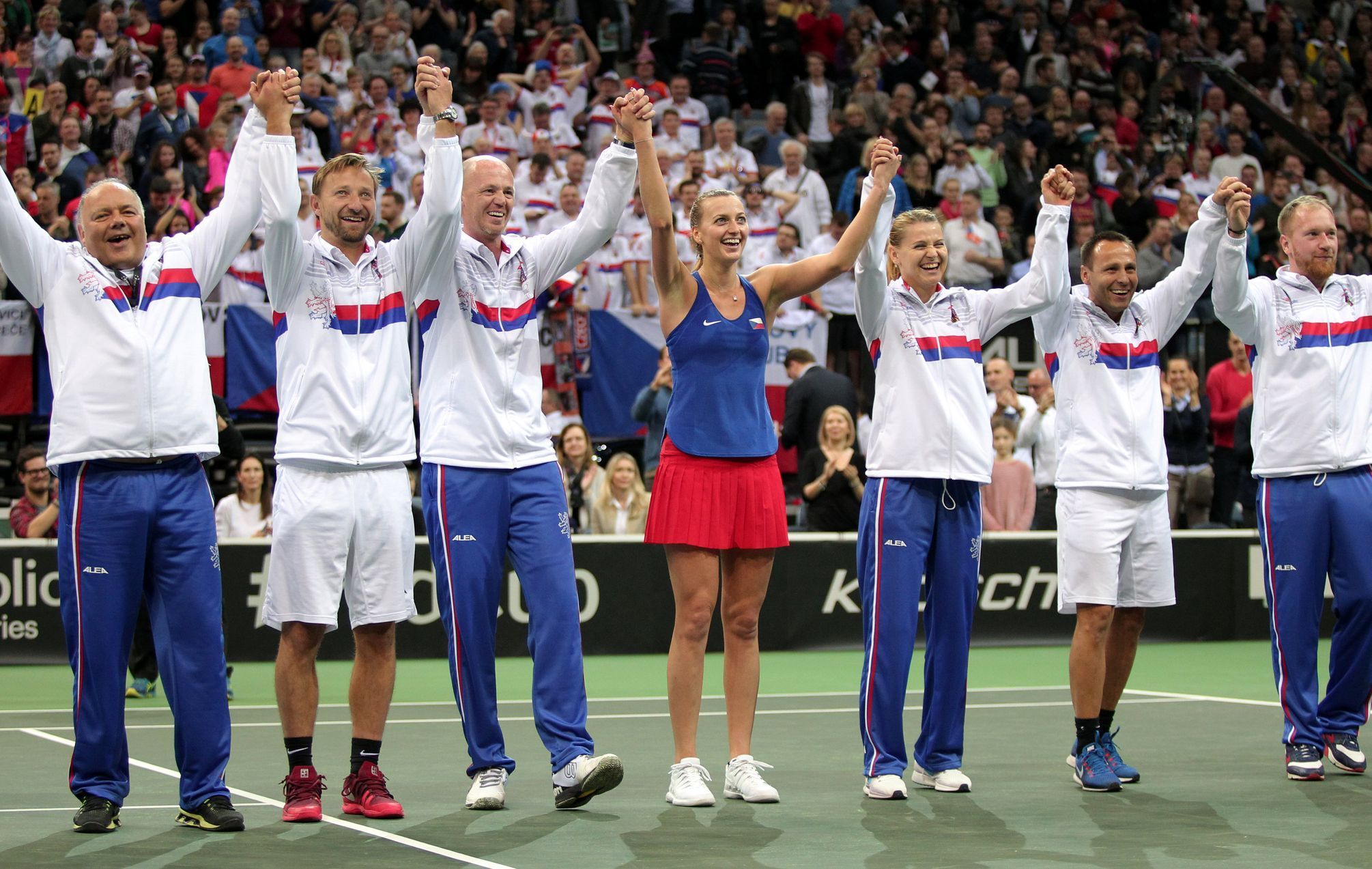 České tenistky postupují do dalšího kola Fed Cupu.
