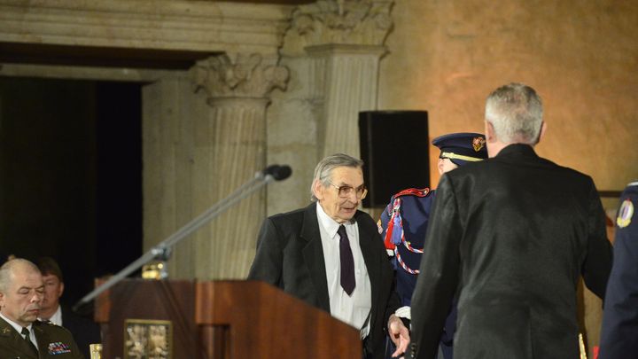 Zemřel rozhlasový novinář Lánský, který po okupaci pomáhal udržet svobodné vysílání