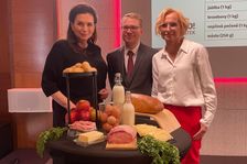 Bobošíková nad vajíčky, masem a chlebem. Víme, jak je zlevnit, tvrdí v kampani