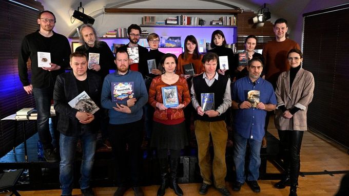 Šestnáct z mnoha autorů nominovaných na letošní cenu Magnesia Litera.