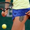 Česká tenistka Karolína Plíšková na French Open (tetování)