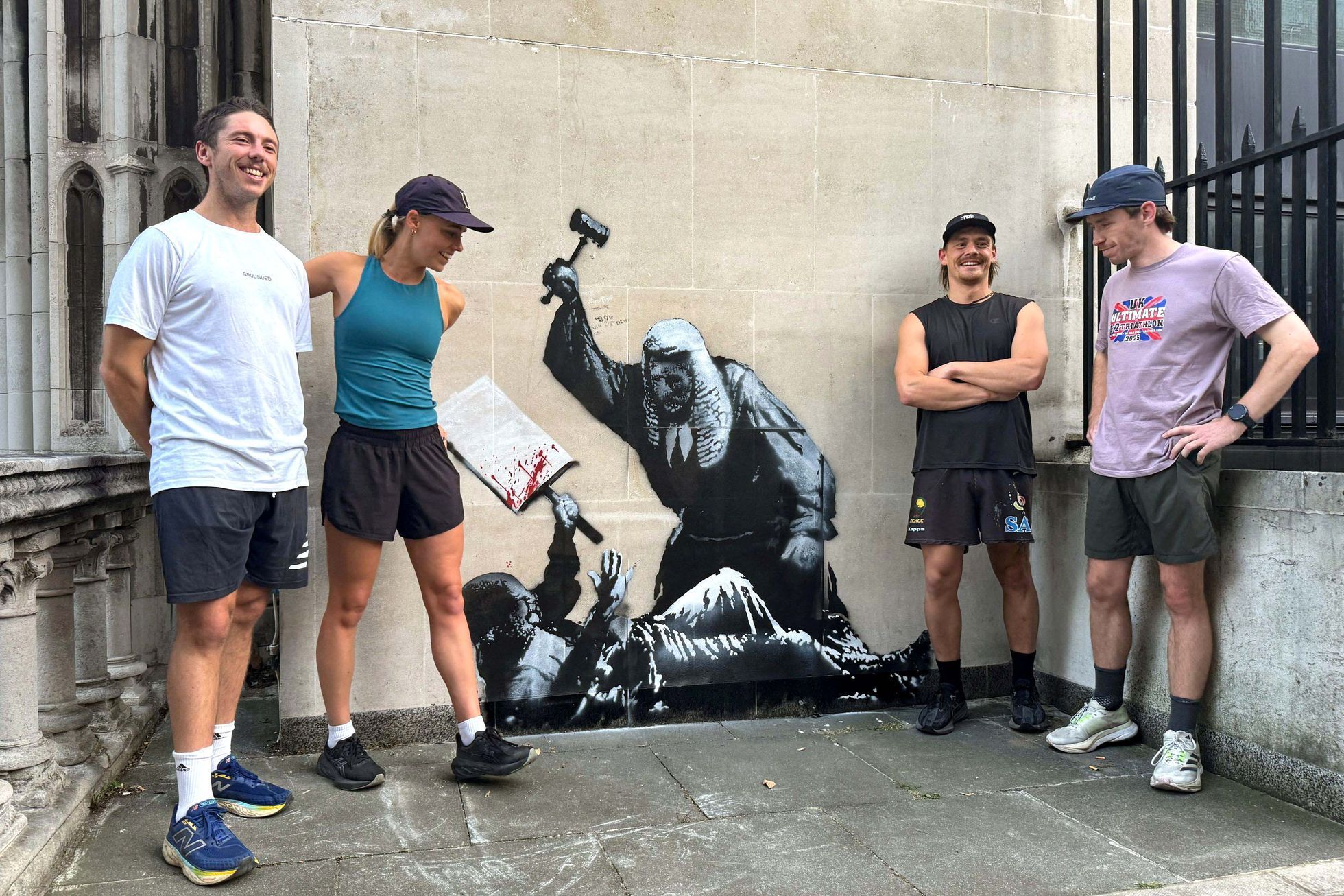Banksy, Londýn, Velká Británie, Nejvyšší soud, Palestine Action, mural, street art, graffiti