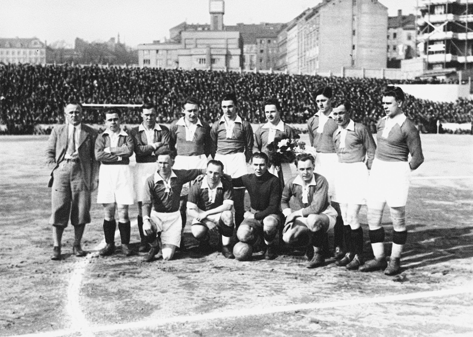 Fotogalerie / Před 90 lety byl otevřen fotbalový stadion Ďolíček klubu Bohemians 1905