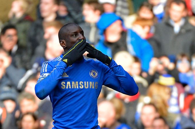 Demba Ba slaví gól v Premier League