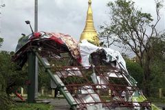 Statisíce Barmánců jsou po cyklonu bez přístřeší