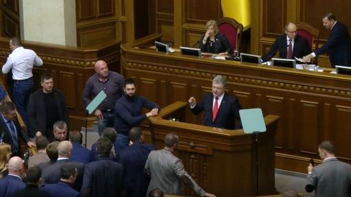 Ukrajinský parlament schválil válečný stav