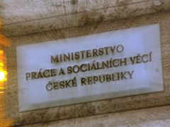 České ministerstvo práce a sociálních věcí veří, že návrh europarlamentu neprojde. Má k němu zásadní výhrady.