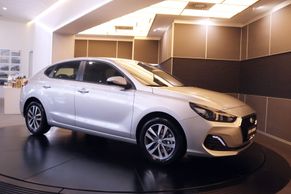 Takto vypadá naživo nová karosářská varianta kompaktního modelu i30. Fastback má lákat na design