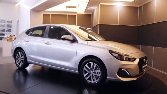 Takto vypadá naživo nová karosářská varianta kompaktního modelu i30. Fastback má lákat na design