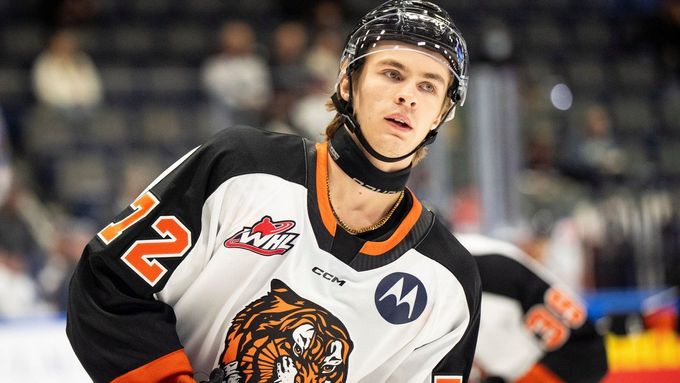 Gavin McKenna v dresu juniorskému týmu Medicine Hat Tigers