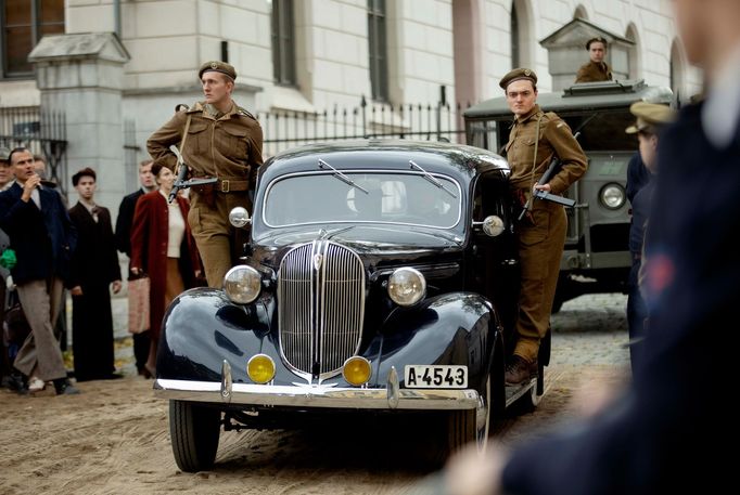 Z historického životopisného filmu Quisling - Poslední dny v režii Erika Poppeho.