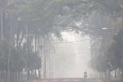 Do vzduchu na jihu Malajsie unikla neznámá chemikálie. Úřady uzavřely 400 škol