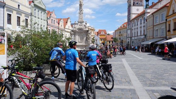 "Nadávají nám, co jsme to za idioty." Cyklisté se motají všude, stěžují si v Třeboni