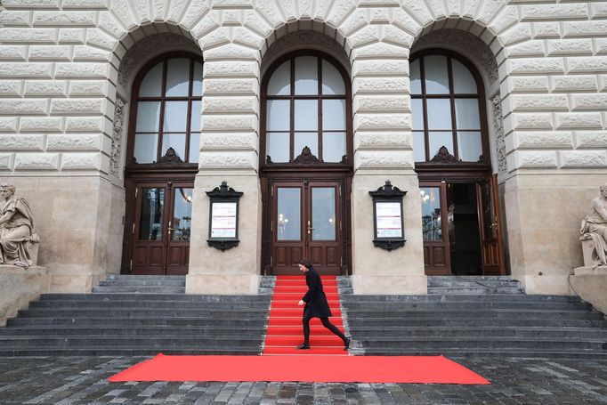 Praha si dnes 17. 11. 2019 připomíná výročí 30 let od sametové revoluce, která vedla k pádu komunistického režimu.