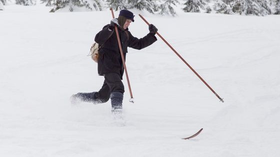 Režisér Tomáš Hodan chtěl popsat příběh Hanče, Vrbaty a Ratha pravdivěji, než tomu bylo ve snímku z roku 1956.
