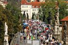 Cizinci letos přivezli do Česka už 65 miliard korun