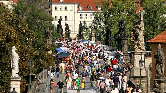 Praha je cílem většiny cest zahraničních turistů.