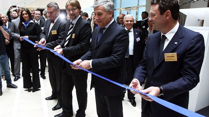 Politici vítali otevření sídla systému Galileo v Praze