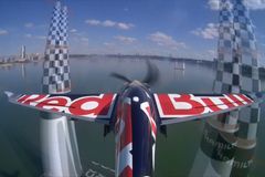 Video: Skvělý Šonka vyhrál v Kazani druhý závod Air Race za sebou