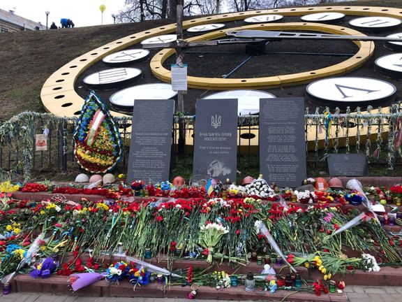 Památník obětem násilí na Majdanu v roce 2014.