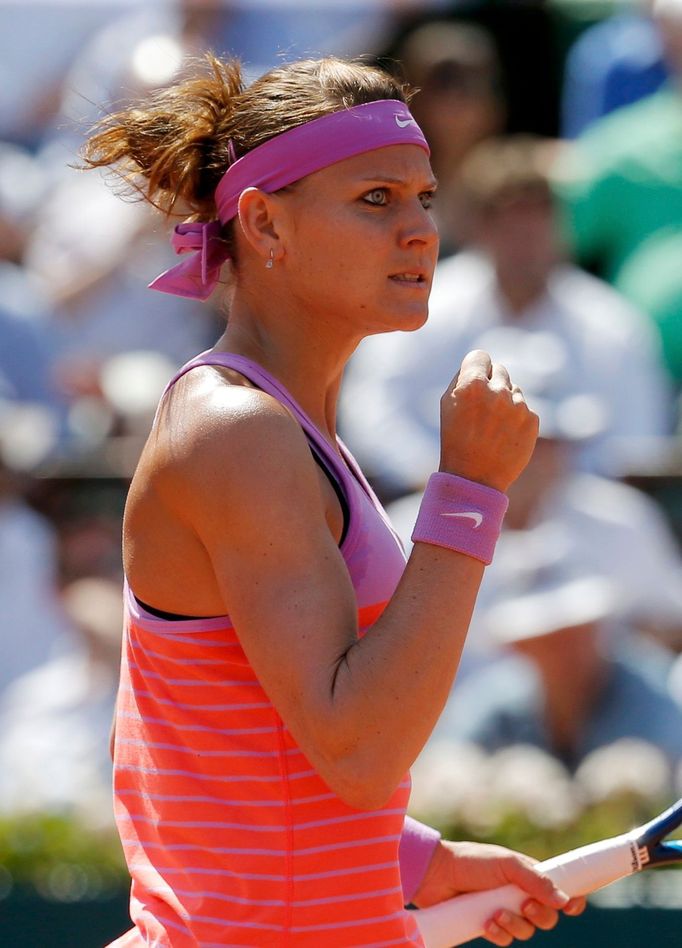 Lucie Šfářová v semifinále French Open 2015 proti Aně Ivanovičové.