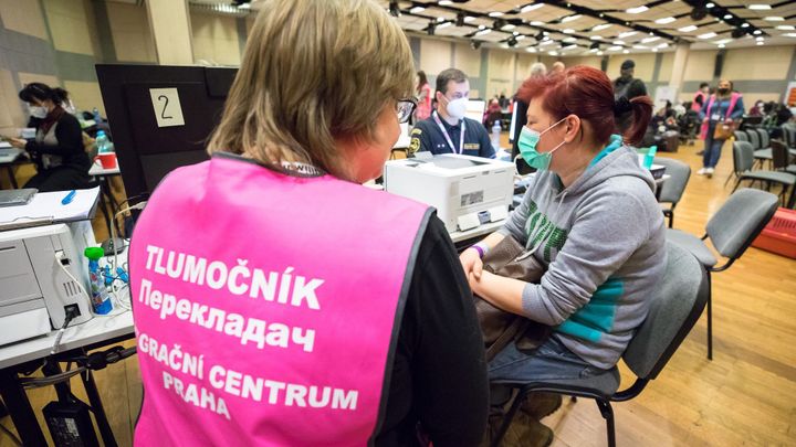 Netlačme Ukrajince za každou cenu do práce, sami na tom pak vyděláme, tvrdí ekonom; Zdroj foto: Jakub Plíhal