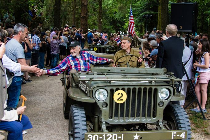 World War Two veterans are greeted by a crowd at the 3rd Infantry Division Old Hickory memorial ceremony ahead of the 75th anniversary of the Normandy